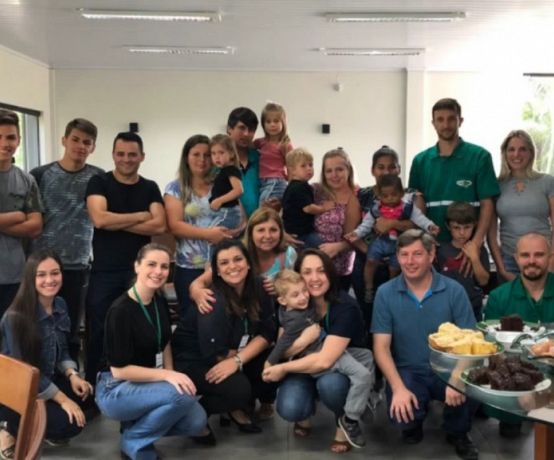 SIPATMIN - HOMENAGEM AOS FUNCIONÁRIOS COM PARTICIPAÇÃO SURPRESA DA FAMÍLIA.