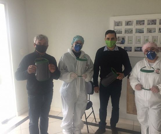 Carbonífera Catarinense faz doação de protetores faciais a profissionais de saúde