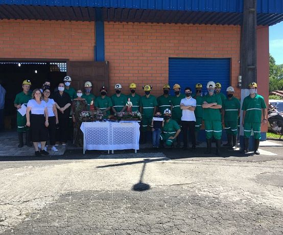 Mineiros comemoram com emoção dia de Santa Bárbara e Santa Luzia