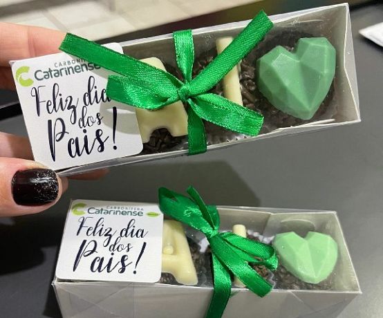 OS PAPAIS DO NOSSO TIME RECEBERAM UM PRESENTE ESPECIAL PARA COMEMORAR O DIA DOS PAIS