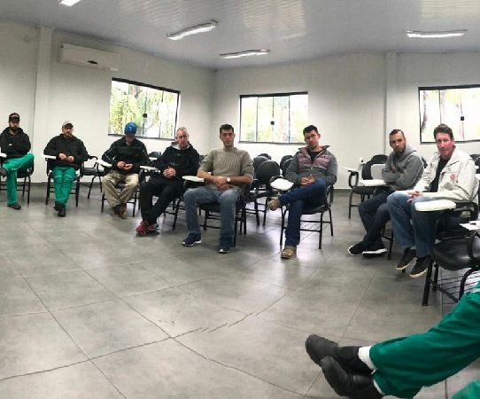 LÍDER CCL EXPERT ESTIMULA O DESENVOLVIMENTO DE ENCARREGADOS