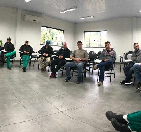 LÍDER CCL EXPERT ESTIMULA O DESENVOLVIMENTO DE ENCARREGADOS